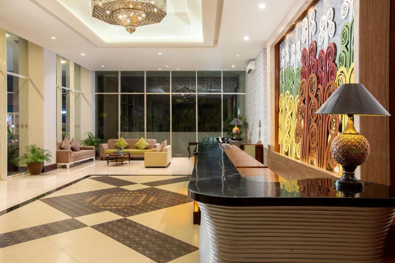 Sahid Raya Hotel & Convention Yogyakarta Maguwo Exterior foto
