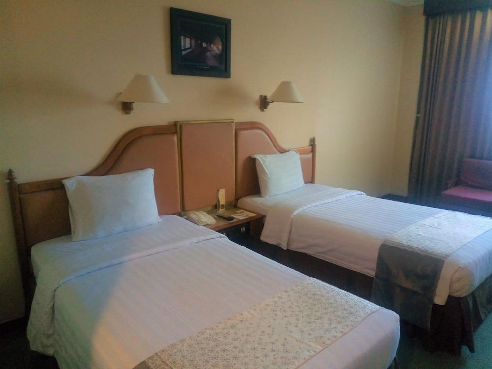 Sahid Raya Hotel & Convention Yogyakarta Maguwo Exterior foto