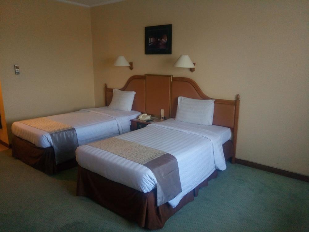 Sahid Raya Hotel & Convention Yogyakarta Maguwo Exterior foto